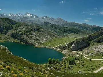 Vistas desde el mirador de la princesa. Picos de Europa Vistas desde el mirador de la princesa. Picos de Europa