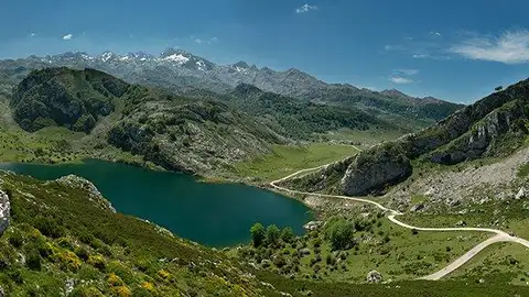Vistas desde el mirador de la princesa. Picos de Europa Vistas desde el mirador de la princesa. Picos de Europa