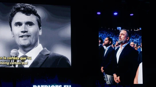 Santiago Abascal, emocionado en un homenaje a Charlie Kirk. Santiago Abascal, emocionado en un homenaje a Charlie Kirk.