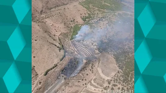 Un incendio forestal en Calatayud obliga a detener la circulación de trenes de alta velocidad entre Madrid y Barcelona. Un incendio forestal en Calatayud obliga a detener la circulación de trenes de alta velocidad entre Madrid y Barcelona.