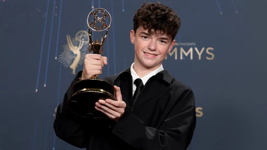 Owen Cooper, recogiendo su premio Emmy por su papel en 'Adolescencia' Owen Cooper, recogiendo su premio Emmy por su papel en 'Adolescencia'