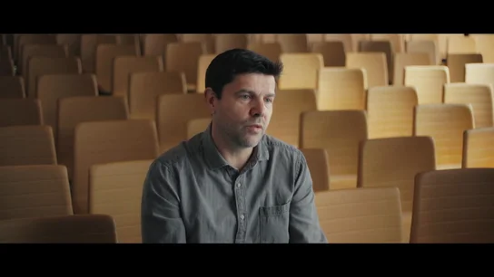 Jesús Domínguez, víctima del accidente del Alvia de Santiago, apunta a que hubo un 'pacto de la curva' entre Gobierno y oposición Jesús Domínguez, víctima del accidente del Alvia de Santiago, apunta a que hubo un 'pacto de la curva' entre Gobierno y oposición