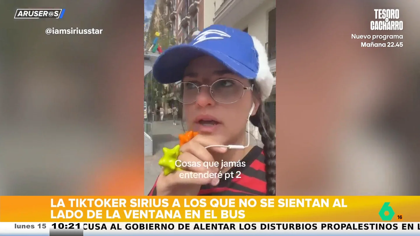 Una tiktoker estalla contra los que ocupan el pasillo del bus dejando libre el asiento de la ventanilla: "¡Muévete a la puñetera ventana!" Una tiktoker estalla contra los que ocupan el pasillo del bus dejando libre el asiento de la ventanilla: "¡Muévete a la puñetera ventana!"