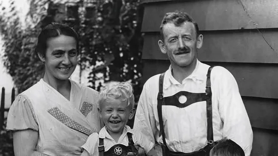 Una familia alemana de Oberstdorf, alrededor de 1939 Una familia alemana de Oberstdorf, alrededor de 1939