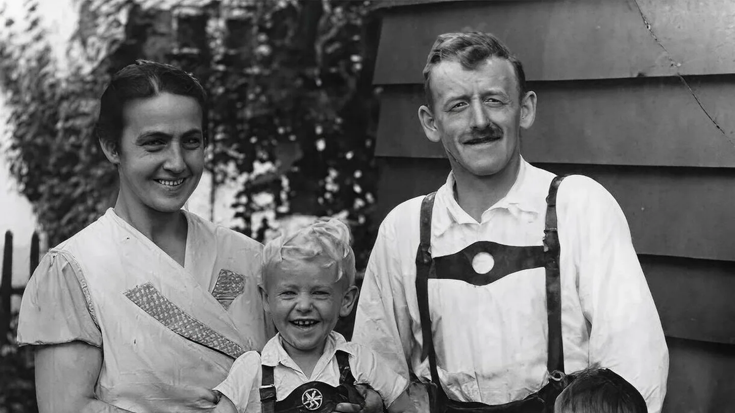 Una familia alemana de Oberstdorf, alrededor de 1939 Una familia alemana de Oberstdorf, alrededor de 1939