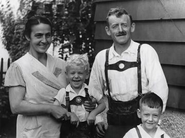 Una familia alemana de Oberstdorf, alrededor de 1939 Una familia alemana de Oberstdorf, alrededor de 1939