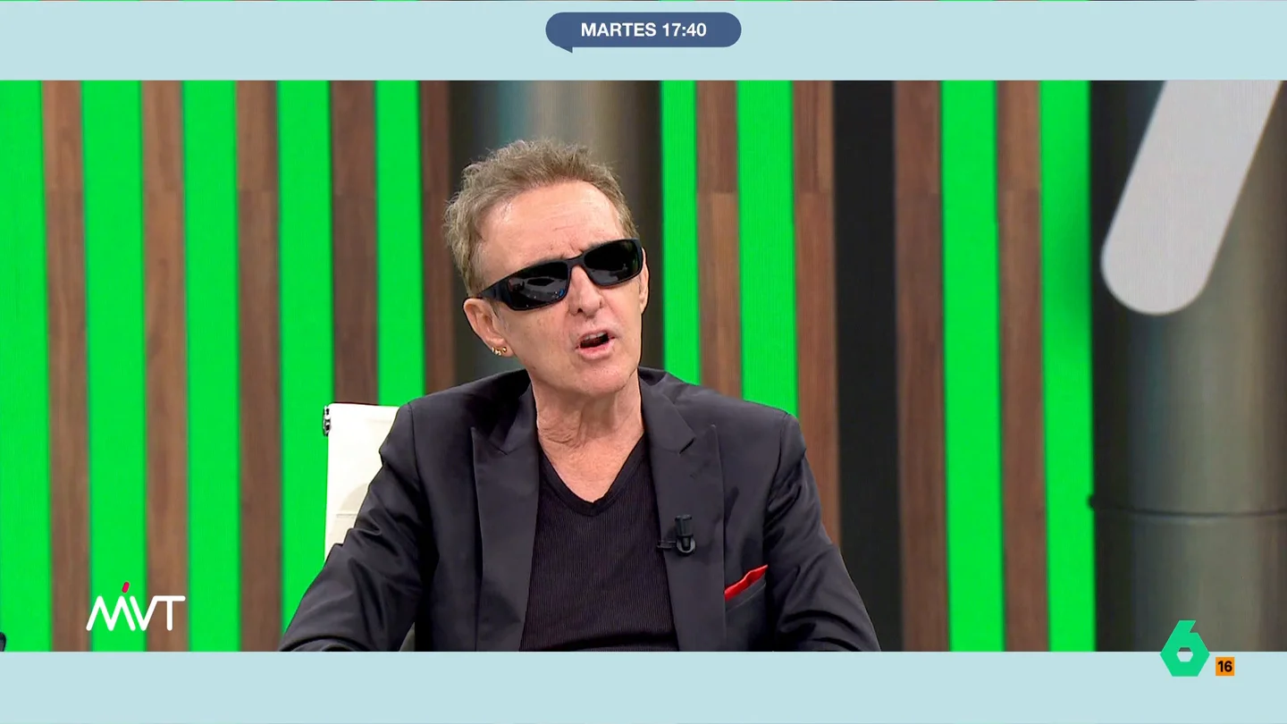 Ramoncín llega al plató de Más Vale Tarde con gafas de sol: "Son mágicas, me hacen ver un mundo mejor" Ramoncín llega al plató de Más Vale Tarde con gafas de sol: "Son mágicas, me hacen ver un mundo mejor"