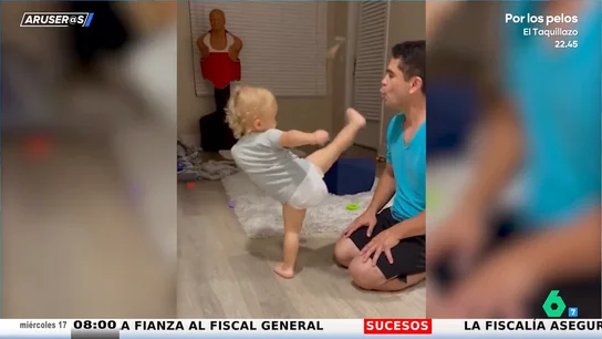 La increíble habilidad en artes marciales de un bebé de dos años que sorprende a los Aruser@s La increíble habilidad en artes marciales de un bebé de dos años que sorprende a los Aruser@s