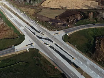 Adiós a las rotondas, la nueva intersección que está de moda: más barata, segura y rápida Adiós a las rotondas, la nueva intersección que está de moda: más barata, segura y rápida
