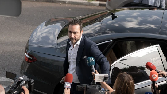 La Audiencia Nacional ordena subastar los coches y motos de lujo que le fueron embargados a Víctor de Aldama La Audiencia Nacional ordena subastar los coches y motos de lujo que le fueron embargados a Víctor de Aldama