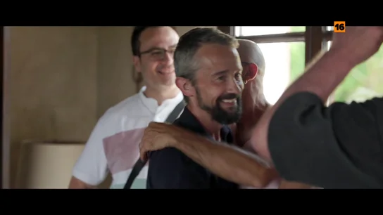 Salvados organiza el reencuentro de los reclutas de la 'gran fuga' de 1994: "La única que sabe todo lo que he pasado es mi mujer" Salvados organiza el reencuentro de los reclutas de la 'gran fuga' de 1994: "La única que sabe todo lo que he pasado es mi mujer"