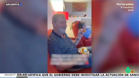 El entrañable detalle de amor diario de un yayo a su mujer: pelar las naranjas en forma de corazón El entrañable detalle de amor diario de un yayo a su mujer: pelar las naranjas en forma de corazón