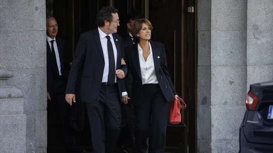 Imagen de archivo de Dolores Delgado junto a García Ortiz. Imagen de archivo de Dolores Delgado junto a García Ortiz.