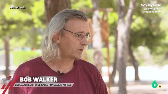 Bob Walker, de Fundación Arrels, sobre los sin hogar de Barcelona: "Es un problema de voluntad política" En las calles de Barcelona viven cientos de personas sin hogar. Como señala Andrea Ropero, esto se está convirtiendo en un grave problema que mantiene muy enfadados a los vecinos de los barrios afectados.
