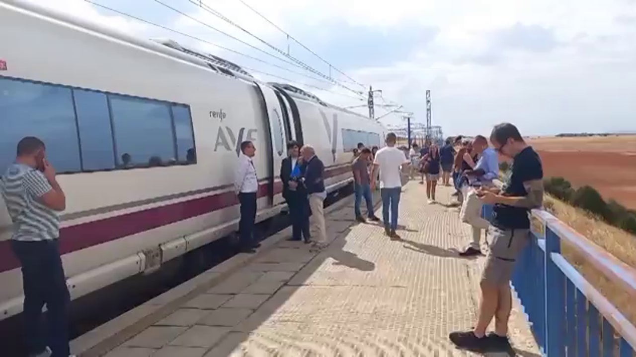 Se reanuda la Alta Velocidad entre Madrid y Barcelona tras más de una hora suspendida por un incendio