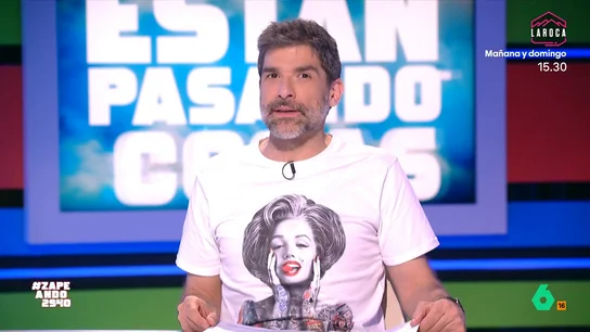 Nacho García reacciona a un look de Melania Trump en Reino Unido: "Parece una lámpara de pie" La primera dama, durante su visita al Reino Unido, ha escogido un complemento que ha provocado que en una de las fotografías publicadas en prensa se produzca un curioso fenómeno.
