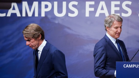 José María Aznar y Alberto Núñez Feijóo. José María Aznar y Alberto Núñez Feijóo.