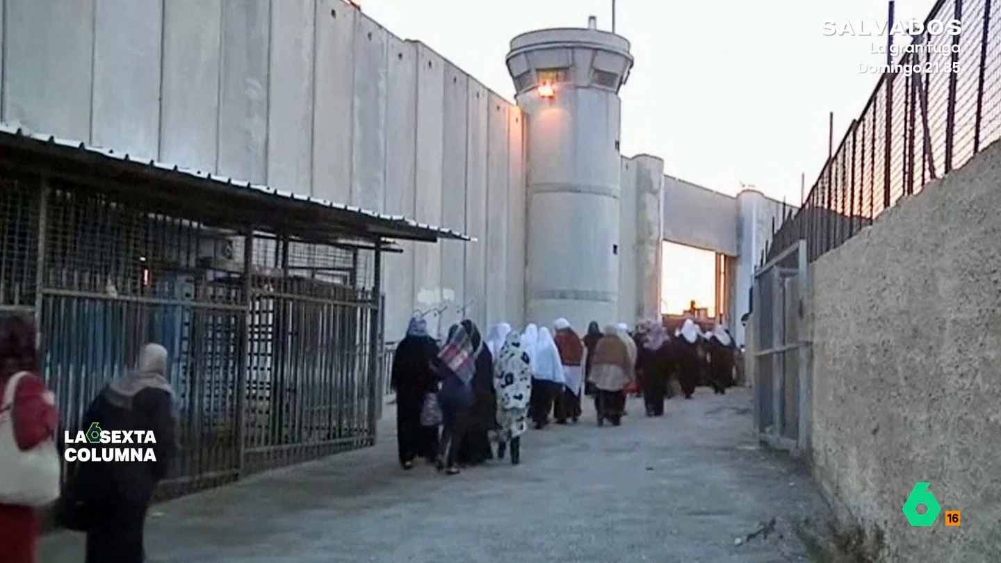 De los muros del apartheid a Cisjordania: la tensa convivencia entre colonos israelíes y palestinos en los territorios ocupados laSexta Columna analiza con expertas la difícil convivencia entre colonos israelíes y palestinos en los territorios ocupados de Cisjordania, donde "la infraestructura está construida de tal manera que evitas el contacto".