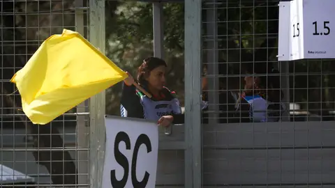 Bandera amarilla en el GP de Azerbaiyán Bandera amarilla en el GP de Azerbaiyán