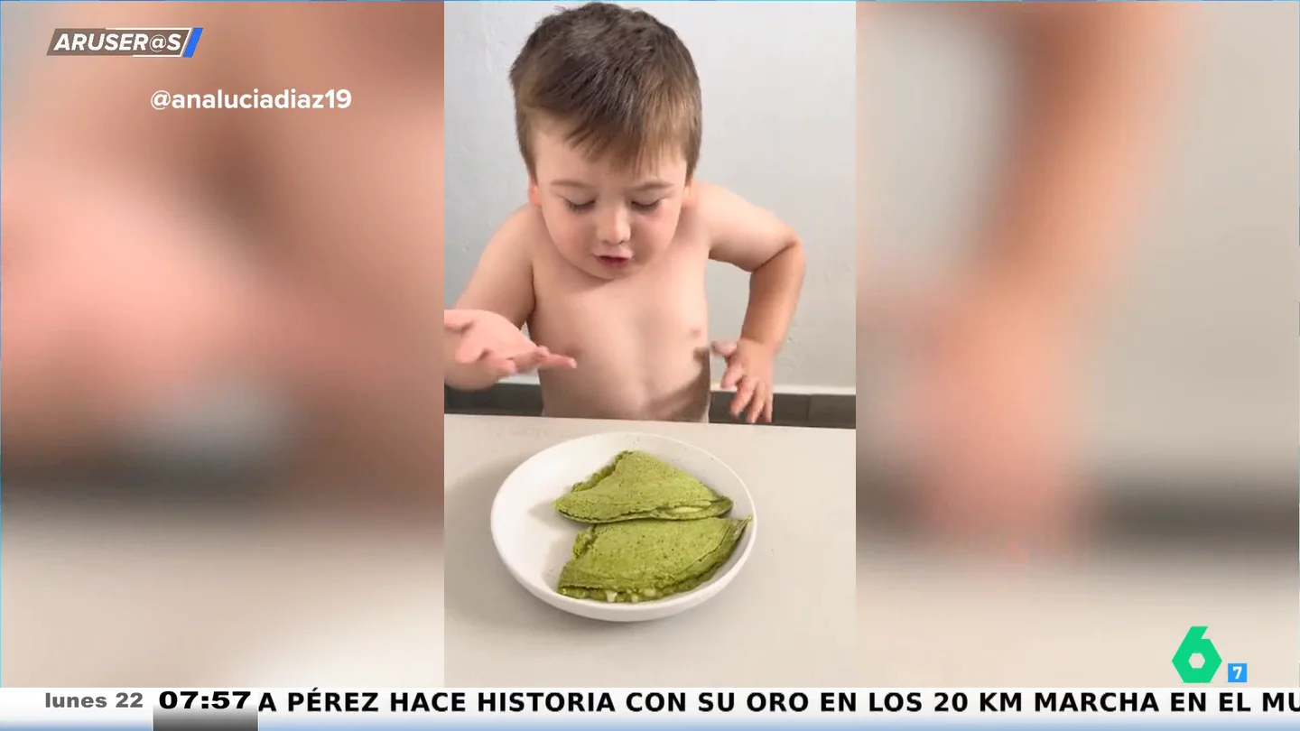 La graciosa reacción de un niño al ver la merienda 'fit' que ha preparado su madre: "¿Esto qué es?" La graciosa reacción de un niño al ver la merienda 'fit' que ha preparado su madre: "¿Esto qué es?"