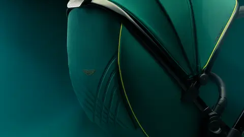 Aston Martin lanza un coche que sí vas a poder comprar, aunque quizás no tenga la potencia que esperas Carrito egg Aston Martin