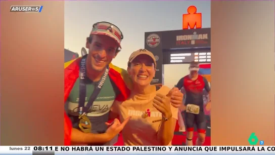 El beso de película de Tamara Falcó a Íñigo Onieva con bandera de España incluida tras su Ironman en Italia El beso de película de Tamara Falcó a Íñigo Onieva con bandera de España incluida tras su Ironman en Italia