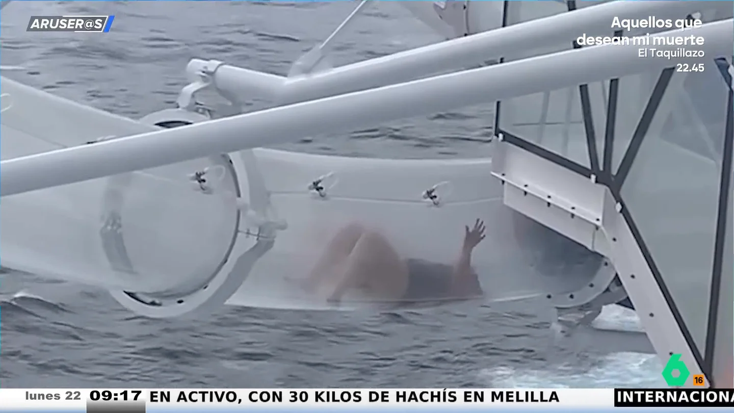 Alfonso Arús, tras ver otra turista atascada en el tobogán de un crucero: "Dirán que me enrosco, pero es impactante" Alfonso Arús, tras ver otra turista atascada en el tobogán de un crucero: "Dirán que me enrosco, pero es impactante"