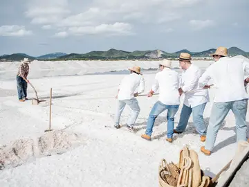 La Fira de la Sal vuelve a poner en valor la rica tradición salinera de Ibiza La Fira de la Sal vuelve a poner en valor la rica tradición salinera de Ibiza