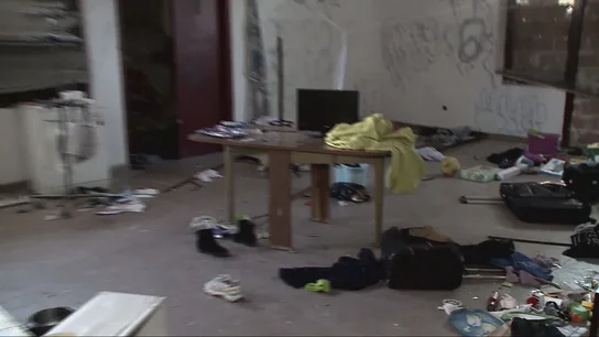 laSexta accede al interior del edificio ocupado en Barajas: destrozado, en ruinas y lleno de basura laSexta accede al interior del edificio ocupado en Barajas: destrozado, en ruinas y lleno de basura