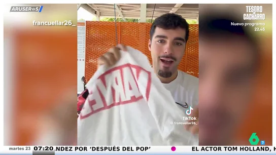 El cómico vídeo del joven que encuentra su camiseta favorita convertida en trapo: "Mamá, ¿te parece normal?" El cómico vídeo del joven que encuentra su camiseta favorita convertida en trapo: "Mamá, ¿te parece normal?"