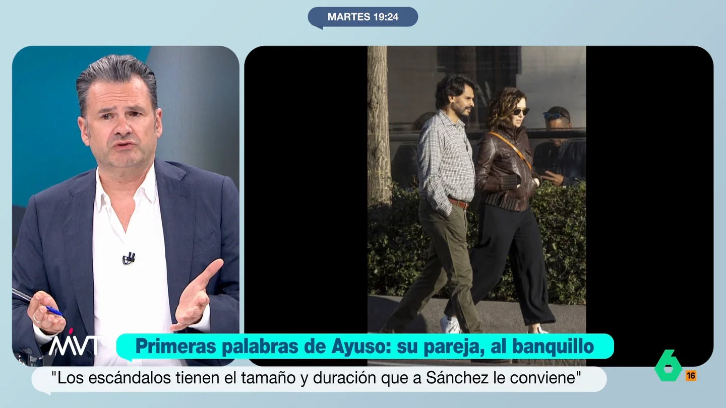 Iñaki López, sobre el discurso de Ayuso en el caso de su novio: "¿Os está sorprendiendo a estas alturas que se victimice?" Iñaki López reacciona en este vídeo a las primeras declaraciones de Isabel Díaz Ayuso tras la apertura de juicio oral contra su pareja y asegura que "victimizarse es una de sus formas de defensa favoritas".