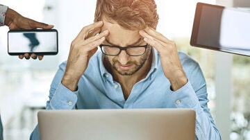 Hombre estresado Hombre estresado