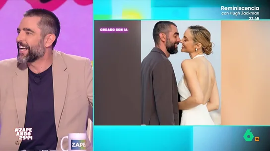 La IA desvela la "boda secreta" de Isabel Forner y Dani Mateo: "¿Por qué voy a mi boda vestido con la ropa de Zapeando?" La inteligencia es capaz de casi todo y, para demostrarlo, Zapeando 'casa' en este vídeo a Isabel Forner y Dani Mateo y los muestra "dándose el filete" en su boda, aunque Dani ve "medio cobra".
