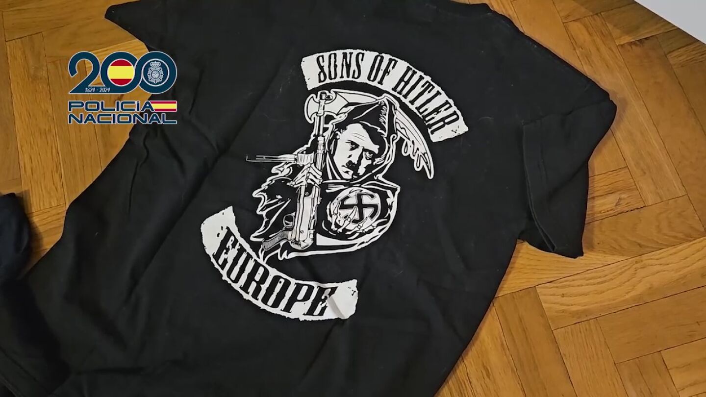Camiseta nazi incautada a 'Suburbios Firm'.