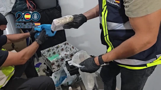 Parte de la droga incautada al grupo ultra 'Suburbios Firm'. Parte de la droga incautada al grupo ultra 'Suburbios Firm'.