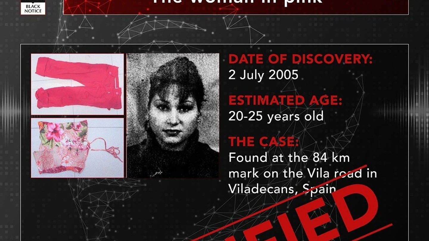 Identifican tras 20 años a la 'mujer de rosa' hallada muerta en España: era ciudadana rusa Identifican tras 20 años a la 'mujer de rosa' hallada muerta en España: era ciudadana rusa