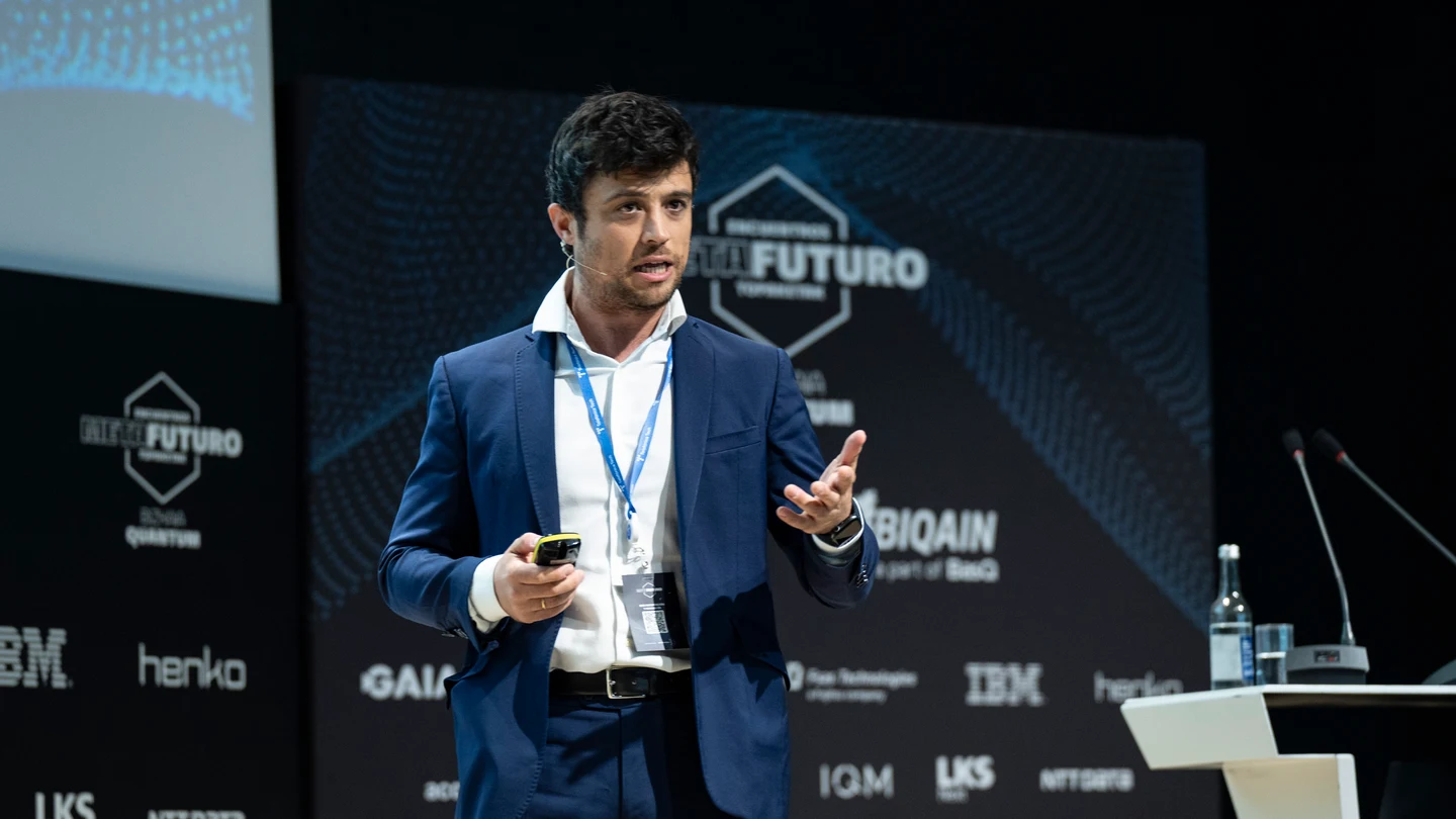 David Rodríguez (IQM Spain) explica la magnitud de la revolución de la tecnología cuántica: "Solucionará problemas para los que se necesitan millones de años" David Rodríguez (IQM Spain) explica la magnitud de la revolución de la tecnología cuántica: "Solucionará problemas para los que se necesitan millones de años"