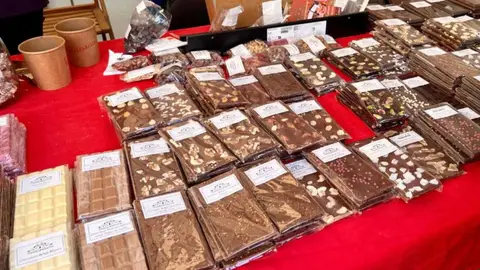 Productos de chocolate en la Feria del Chocolate de Pinto Productos de chocolate en la Feria del Chocolate de Pinto