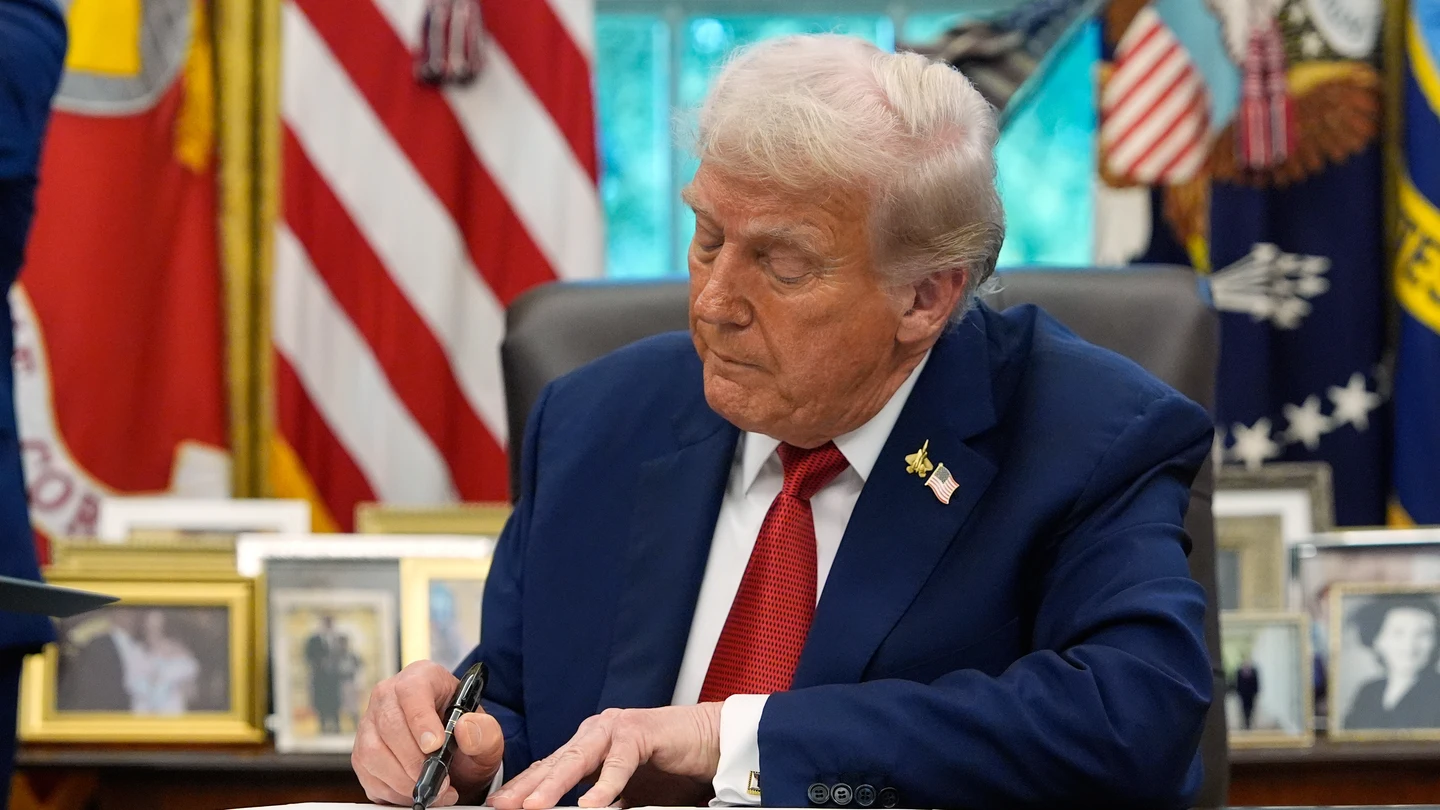 El presidente de Estados Unidos (EEUU), Donald Trump, este jueves en el Despacho Oval. El presidente de Estados Unidos (EEUU), Donald Trump, este jueves en el Despacho Oval.