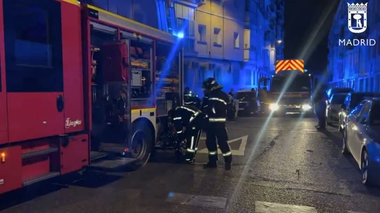 Los Bomberos, en un incendio en La Latina Los Bomberos, en un incendio en La Latina