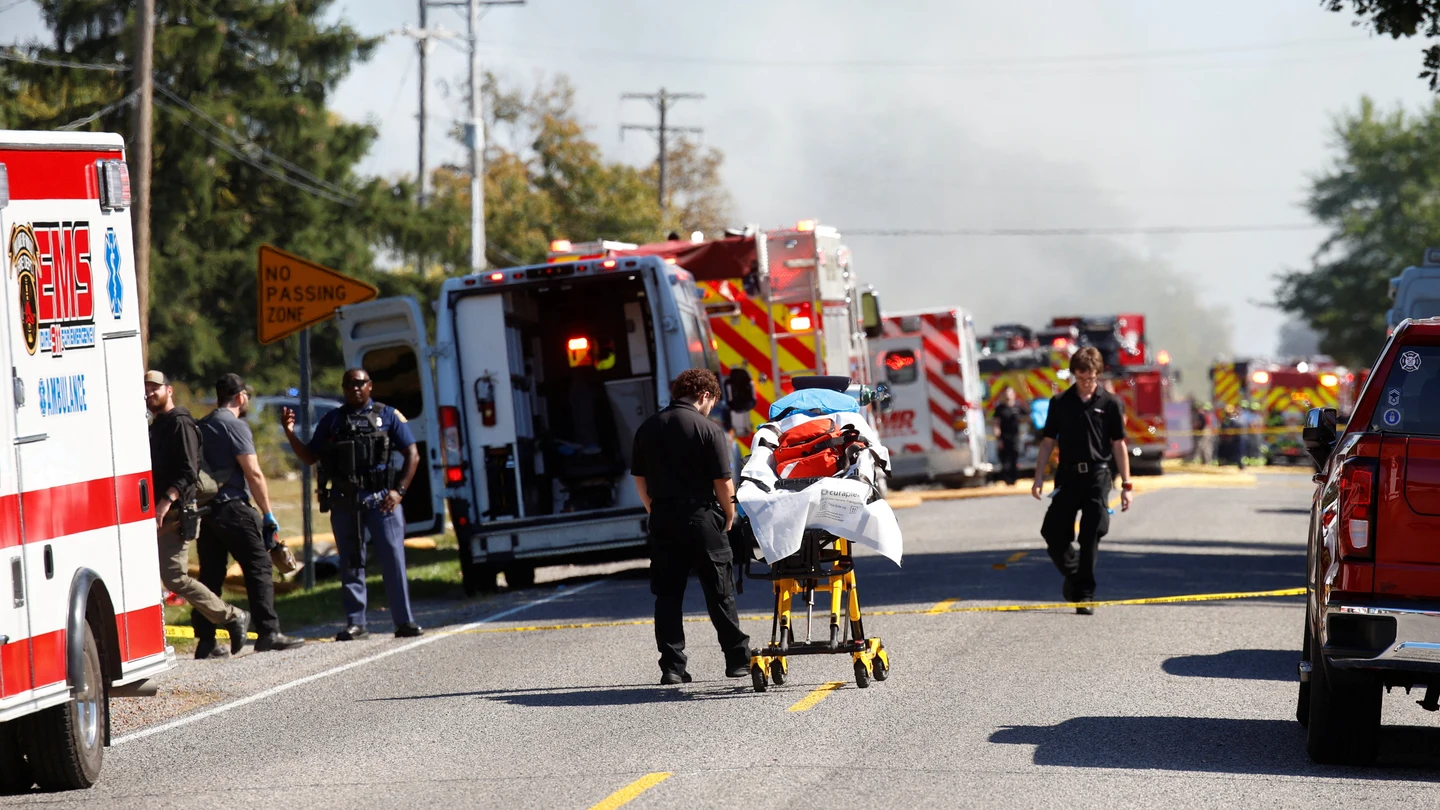 Inmediaciones de la iglesia en la que se ha originado un incendio tras un tiroteo masivo, en Michigan. Inmediaciones de la iglesia en la que se ha originado un incendio tras un tiroteo masivo, en Michigan.