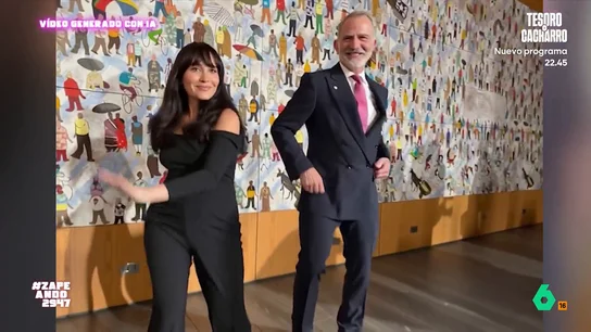 Zapeando pide a la IA que cree un vídeo de Aitana y Felipe VI bailando: "Están como rebobinando" La cantante ha recibido el premio 'Cultura' de 'La Vanguardia' de la mano de Pedro Sánchez y el rey. Después, no ha dudado en hacerse un selfie con el monarca.