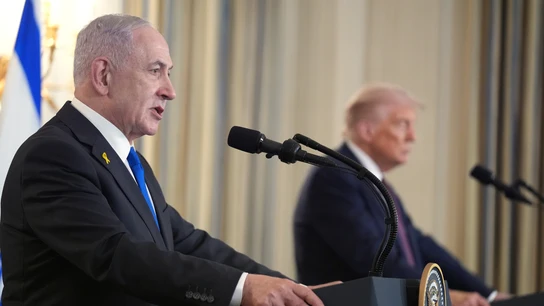 Benjamin Netanyahu habla en la Casa Blanca acompañado por Donald Trump Benjamin Netanyahu habla en la Casa Blanca acompañado por Donald Trump