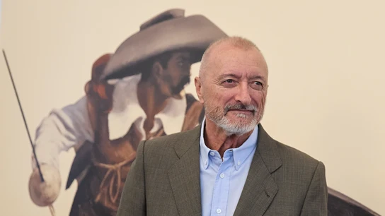 El escritor español Arturo Pérez-Reverte durante la presentación de su nueva novela El escritor español Arturo Pérez-Reverte durante la presentación de su nueva novela