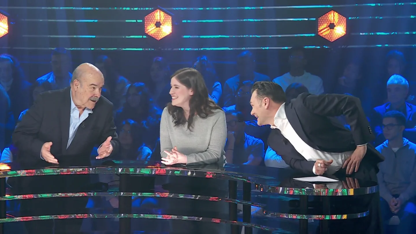Antonio Resines, al ver la máscara de Mask Singer en Tesoro o Cacharro: "¿Qué haces con eso en casa?" Antonio Resines, al ver la máscara de Mask Singer en Tesoro o Cacharro: "¿Qué haces con eso en casa?"