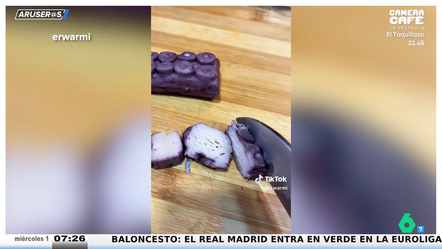 Un joven andaluz, tras probar pulpo vegano con micoproteína e impreso en 3D: "Es un invento del diablo" Un joven andaluz, tras probar pulpo vegano con micoproteína e impreso en 3D: "Es un invento del diablo"