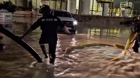 La UME se despliega en Ibiza para achicar agua en zonas inundadas tras las lluvias torrenciales La UME se despliega en Ibiza para achicar agua en zonas inundadas tras las lluvias torrenciales