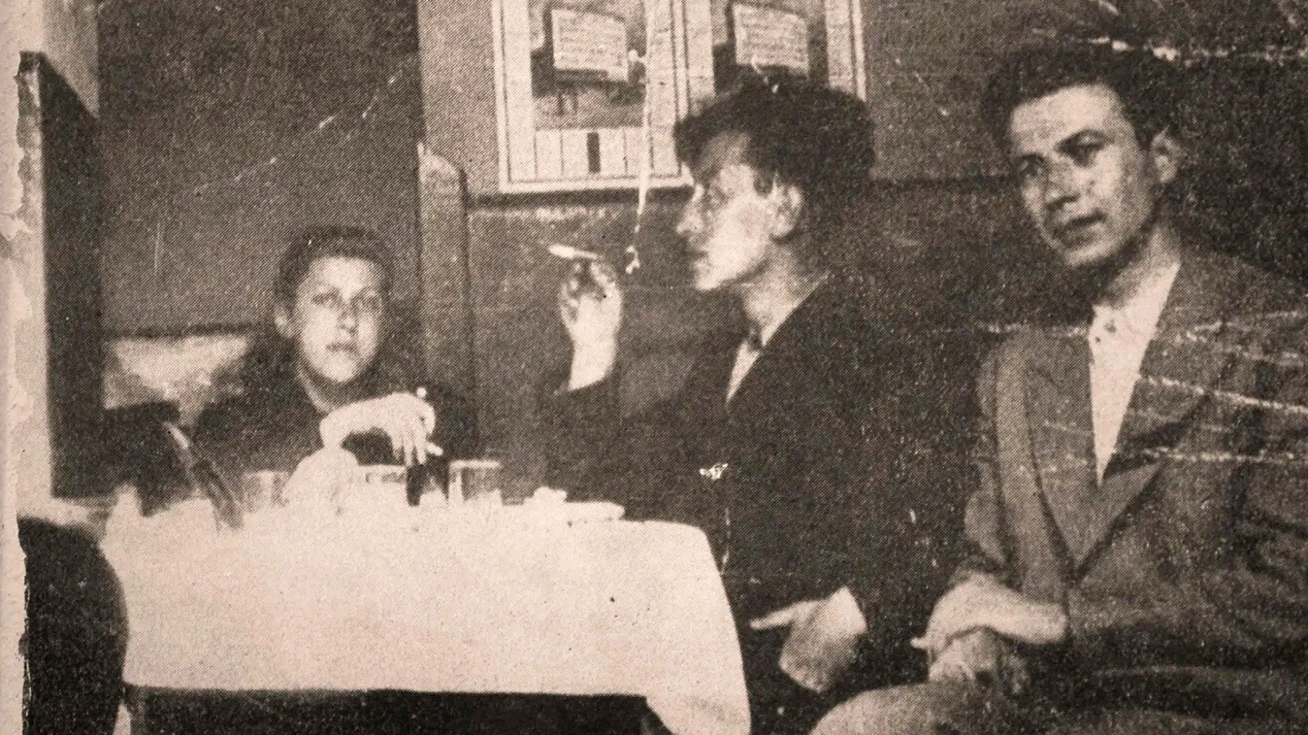 Aleksándar Vutimski en una taberna de Sofía (1939) Aleksándar Vutimski en una taberna de Sofía (1939)