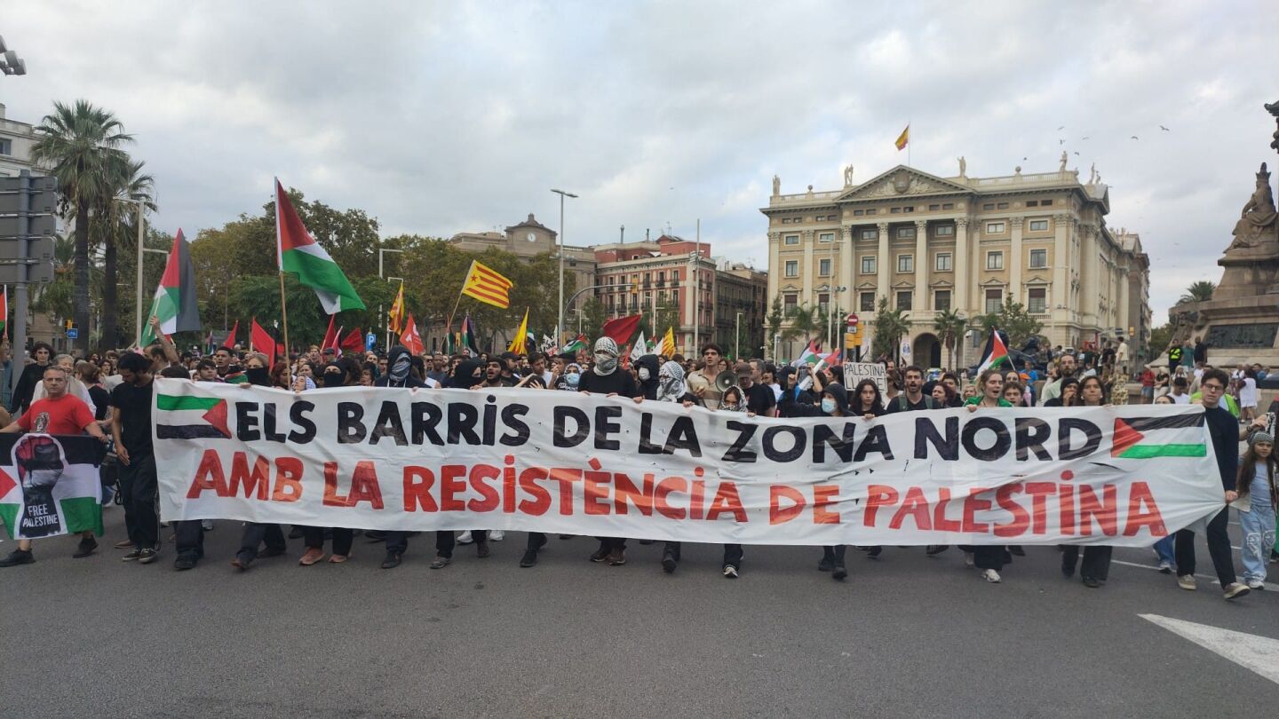 Cabecera de la manifestación de Barcelona en favor de la Flotilla. 