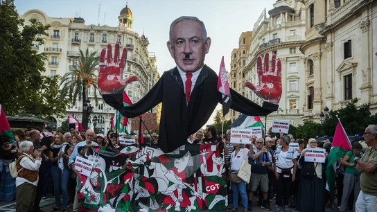 ecenas de personas durante una concentración en apoyo a la Global Sumud Flotilla, en la Plaza del Ayuntamiento, a 2 de octubre de 2025, en Valencia, Comunidad Valenciana (España). ecenas de personas durante una concentración en apoyo a la Global Sumud Flotilla, en la Plaza del Ayuntamiento, a 2 de octubre de 2025, en Valencia, Comunidad Valenciana (España).